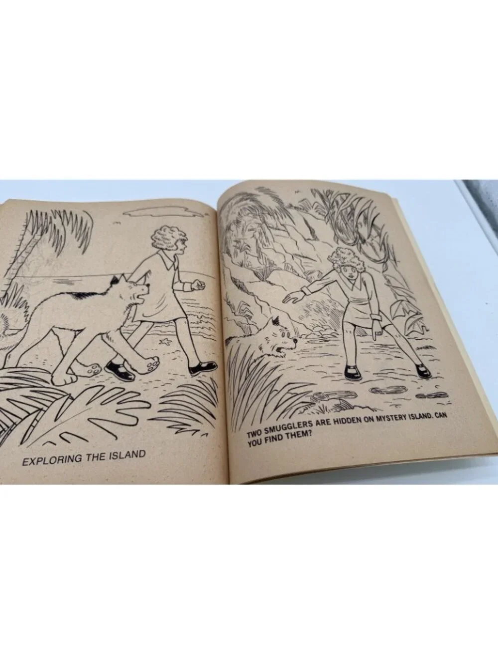 1975 Little Orphan  Annie Sandy Harold Gray coloring book 96pg NOS Unused #1
